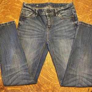 White House Black Market slim legged jeans. Size 00